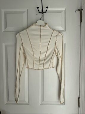 Isalis Cream Long-Sleeve Seamed Cropped Top